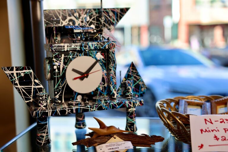 furniture-and-art-store-decor-4